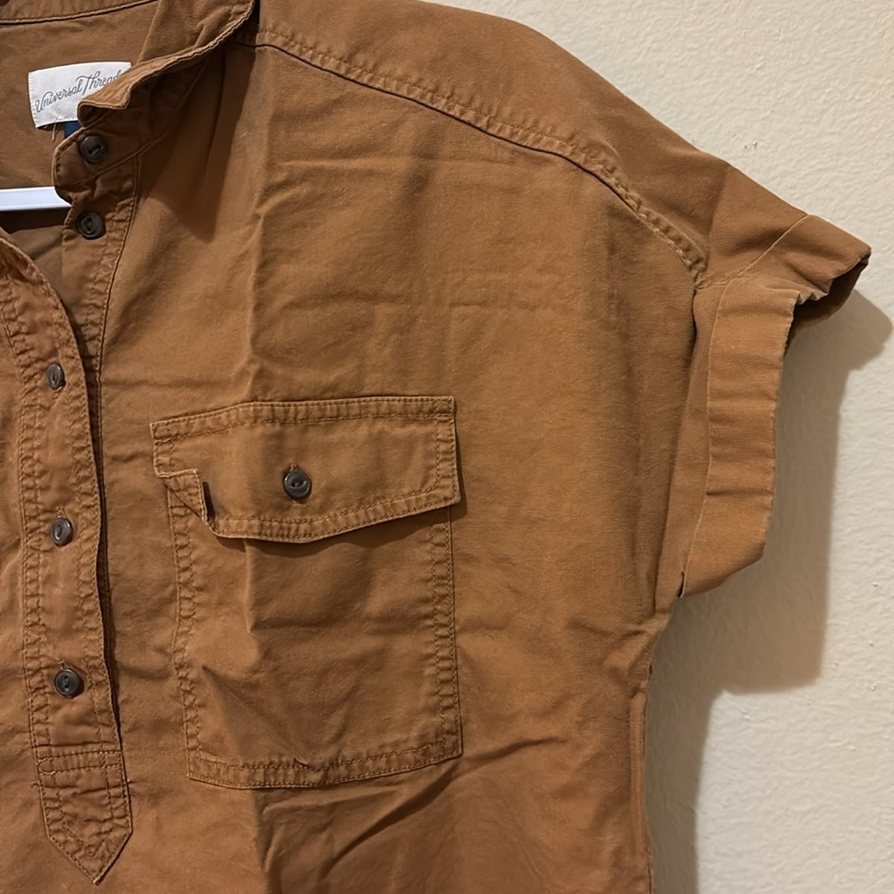 3/$13🌷 Rust Button Up Shirt - Picture 4 of 7